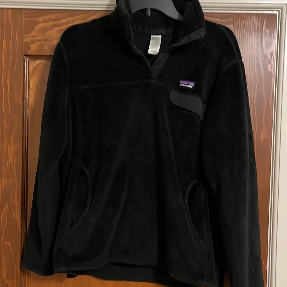 Black Patagonia Sweatshirt